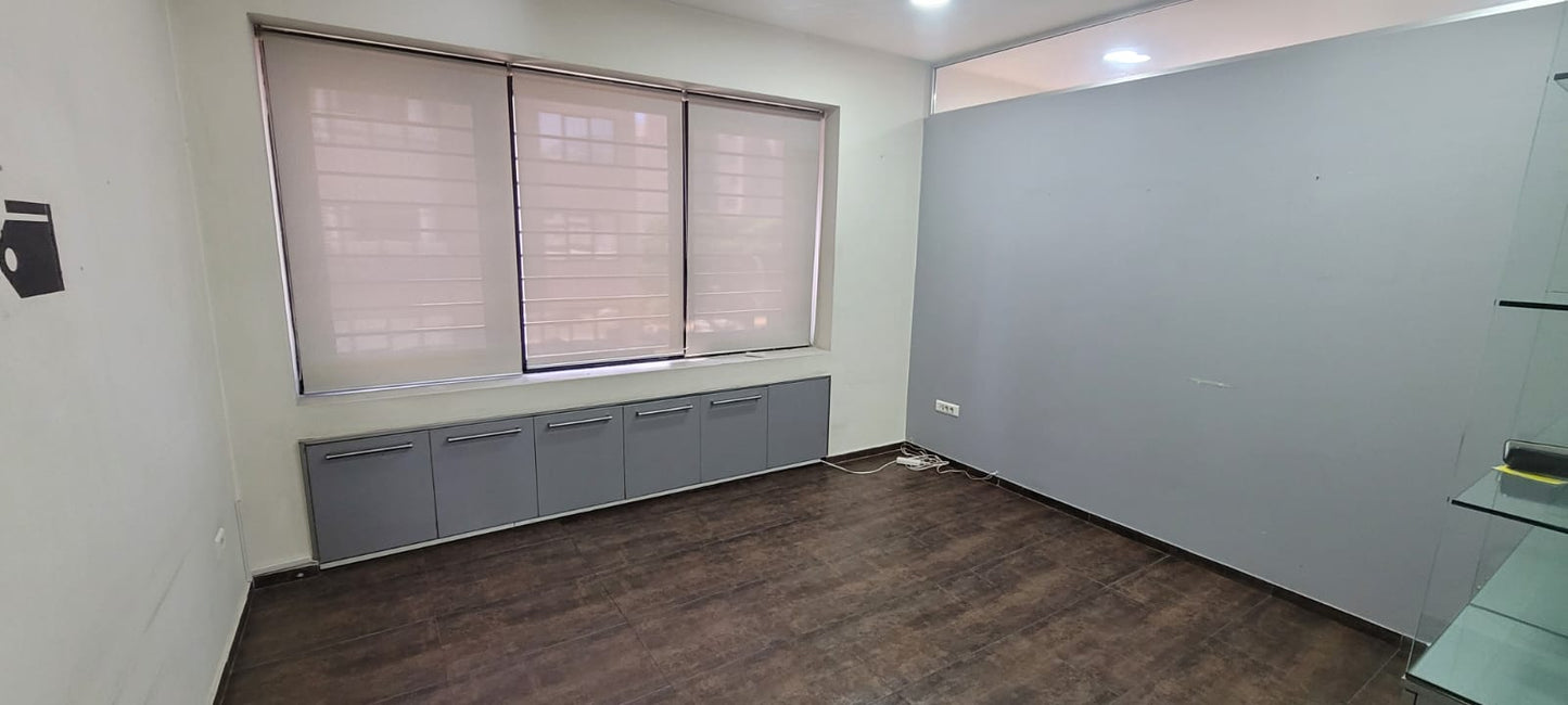 Office for rent in Sin El Fil - مكتب للإيجار في سن الفيل GM312R