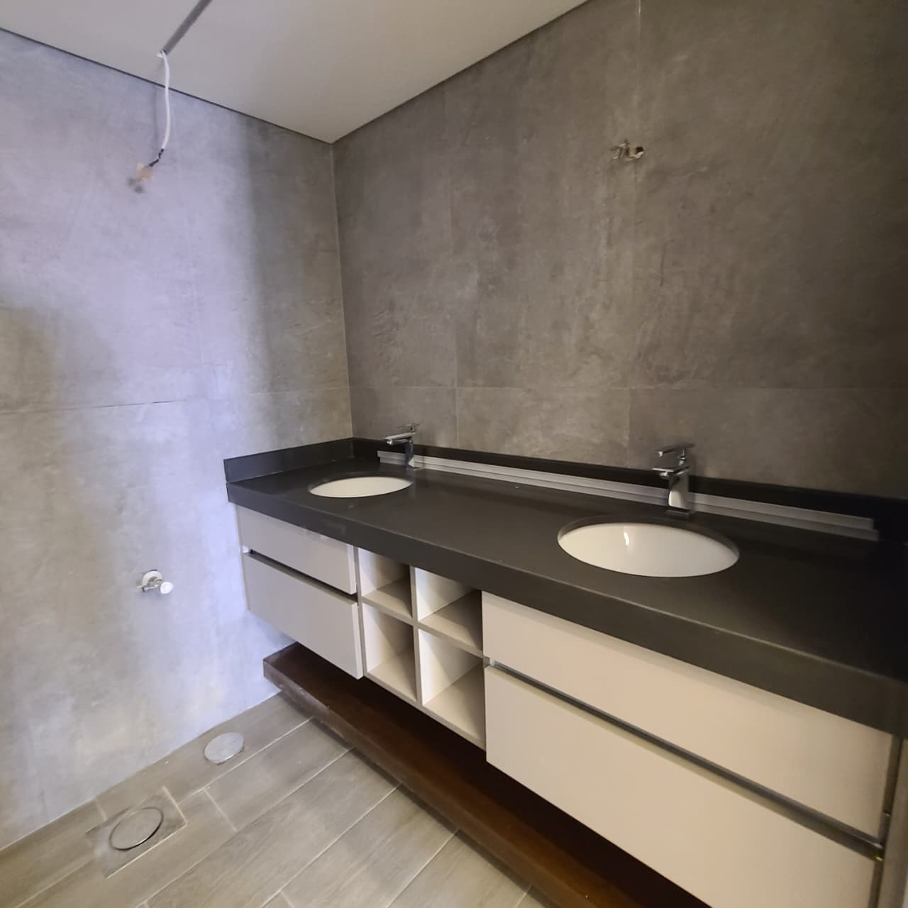 Apartment for sale in Kfarhbab - شقة للبيع في كفرحباب