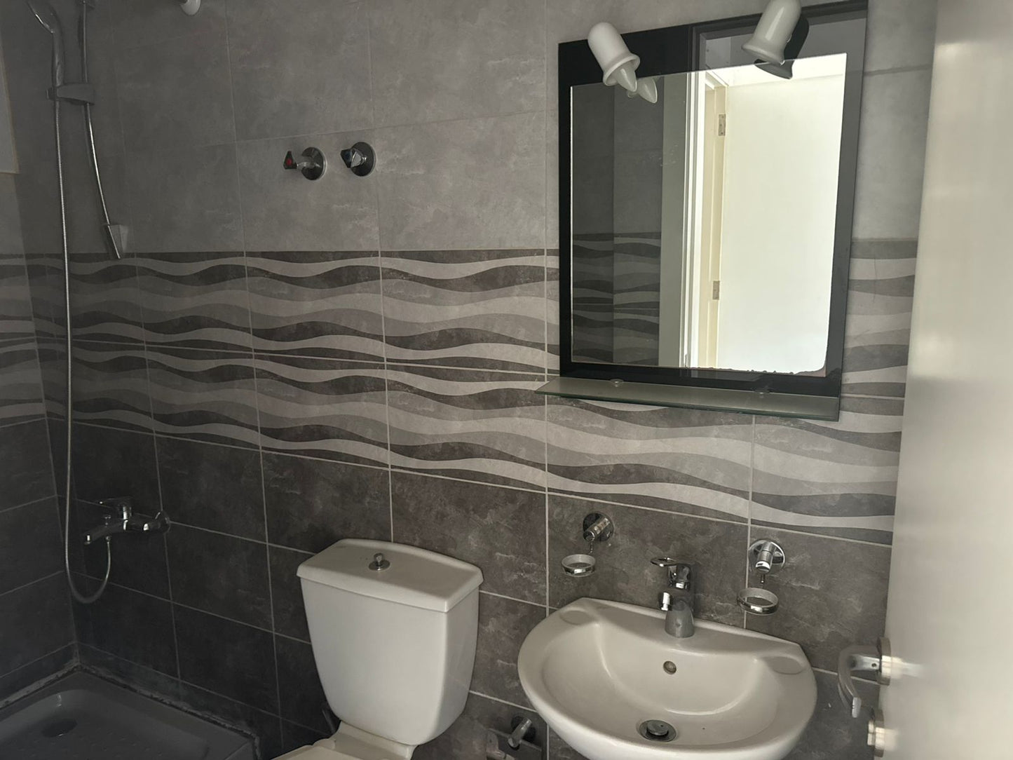 Apartment for sale in Sed El Baouchrieh - شقة للبيع في سد البوشرية GM314R