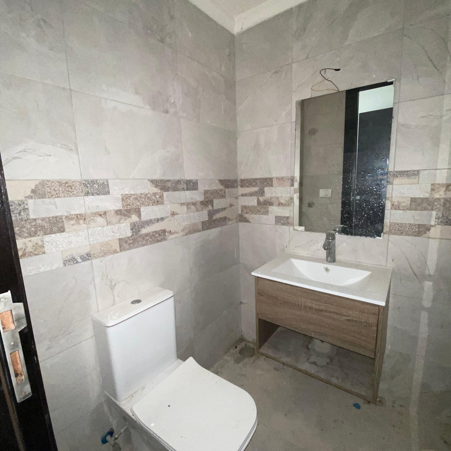 Apartment for sale in Jbeil - شقة للبيع في جبيل GM107YA