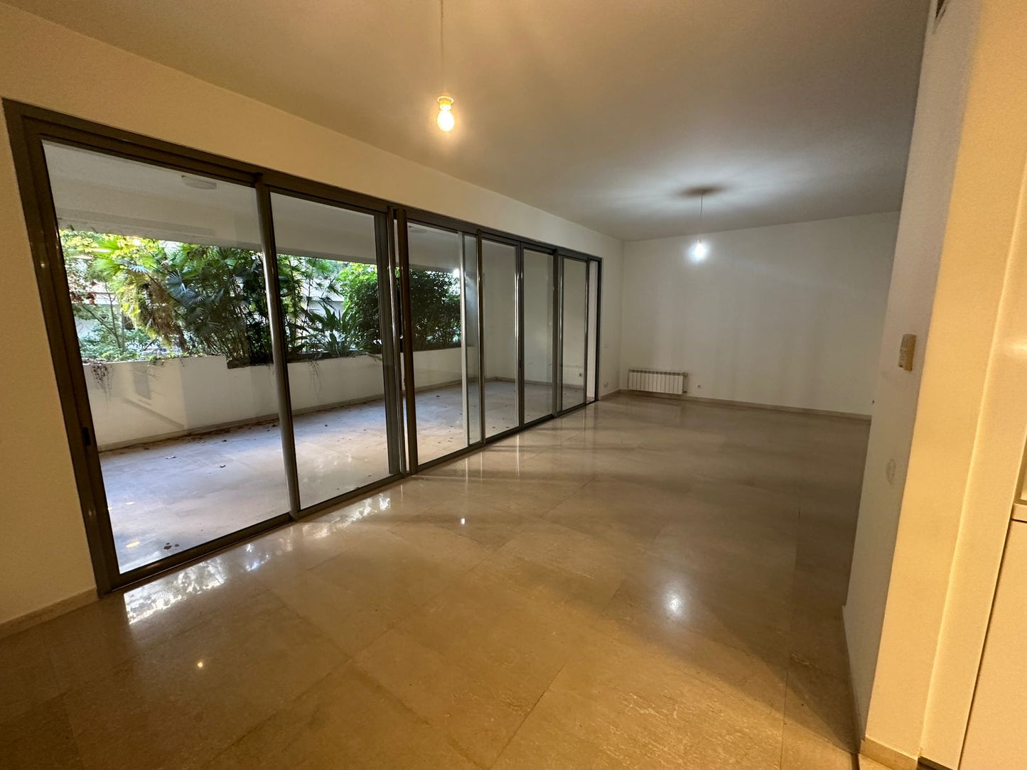 Apartment for rent in Achrafieh - شقة للإيجار في الأشرفية GM105AD