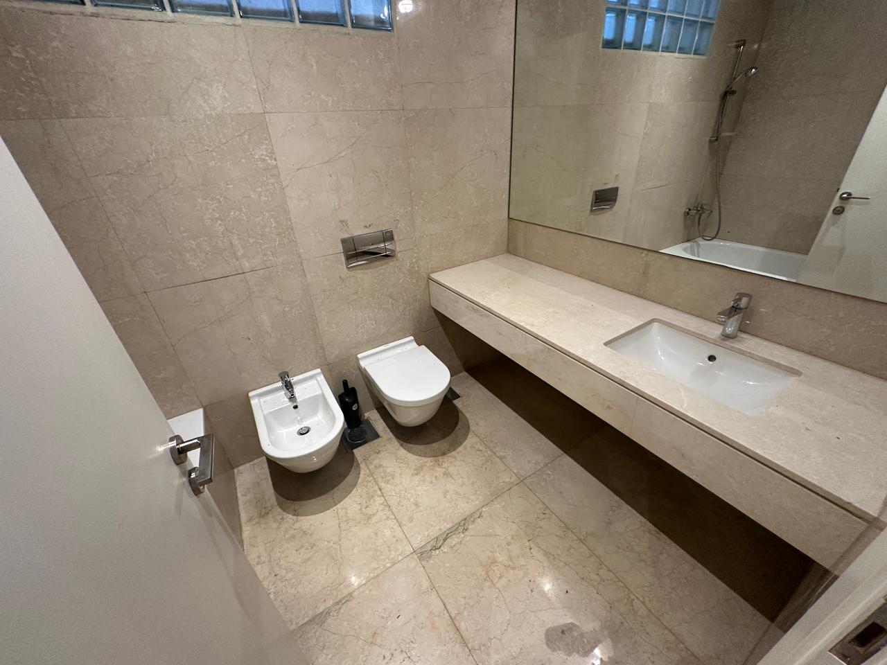 Apartment for rent in Achrafieh - شقة للإيجار في الأشرفية GM105AD