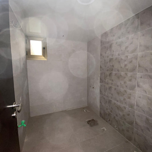 Apartment for sale in Halat - شقة للبيع في حالات GM106YA