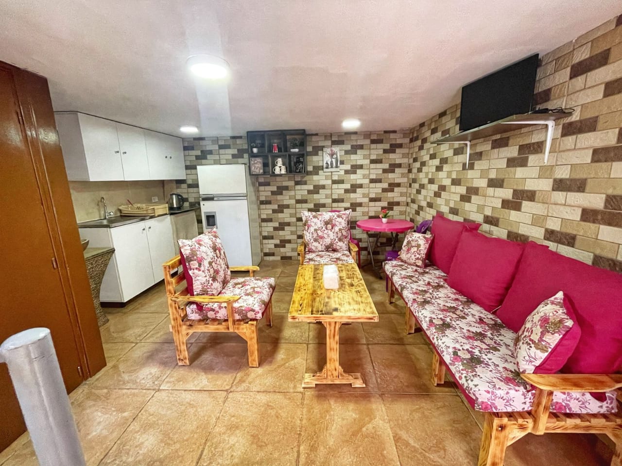 Chalet for sale in Batroun - شاليه للبيع في البترون GM113TA