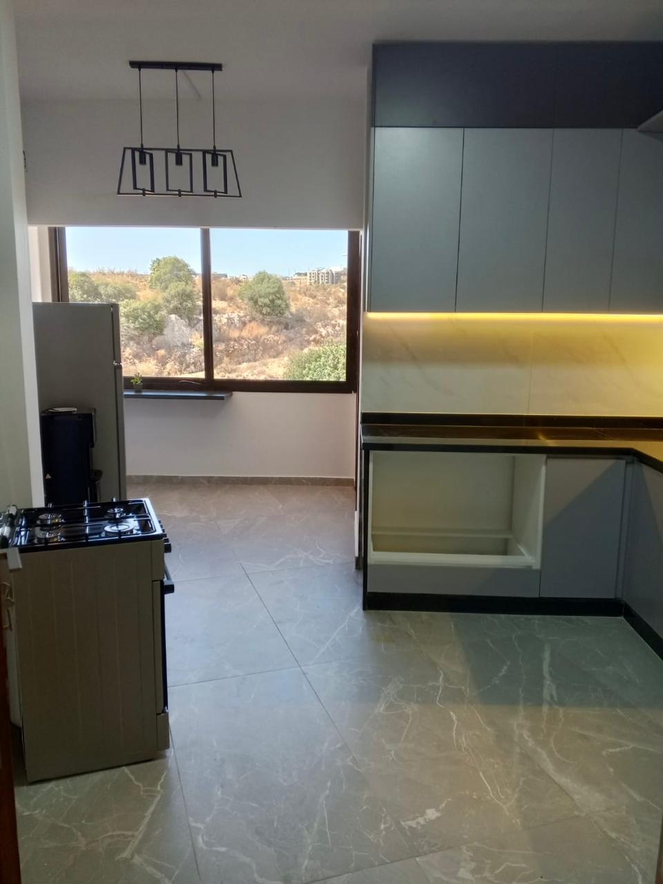 Apartment for rent in Amchit - شقة للإيجار في عمشيت GM115EC