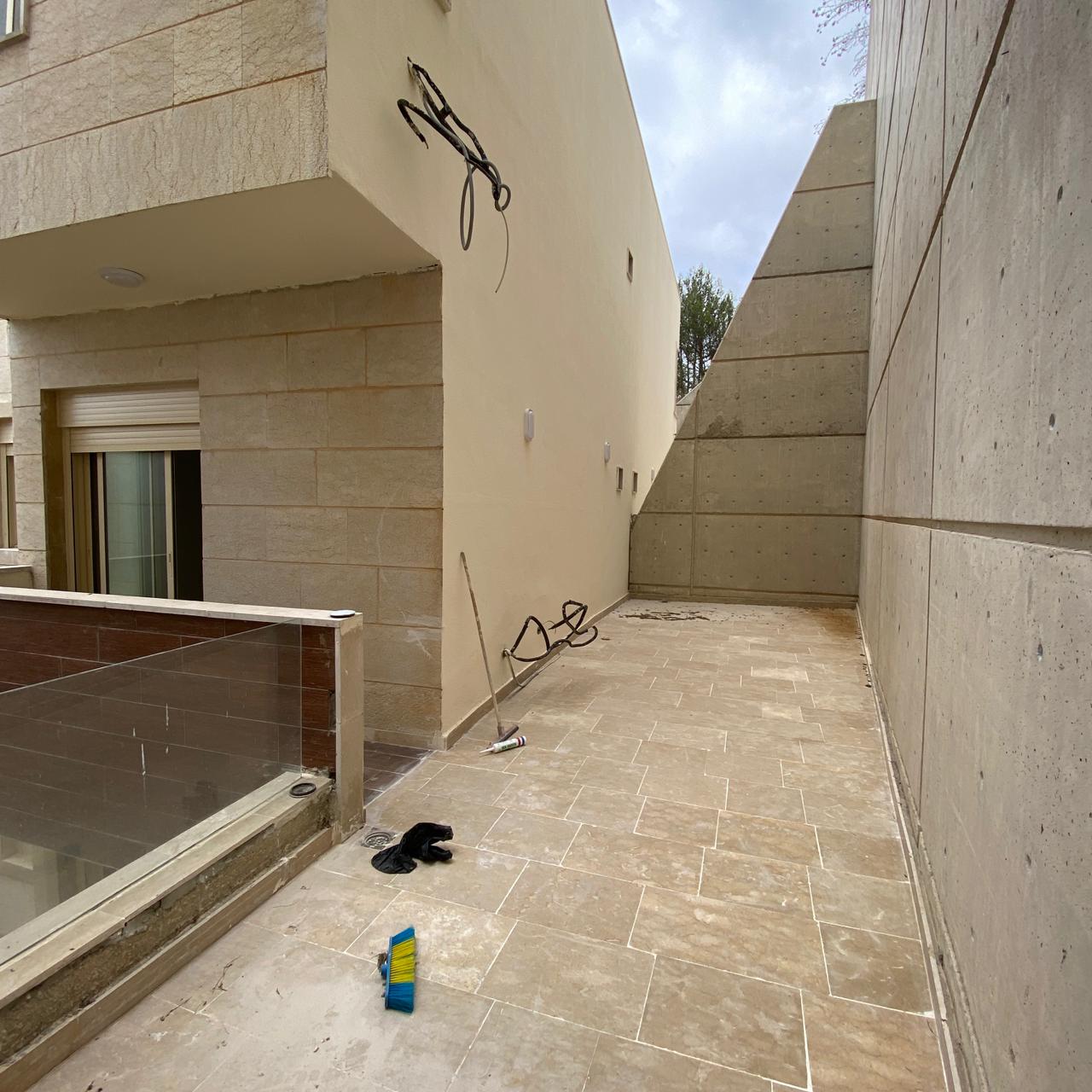 Apartment for sale in Jbeil - شقة للبيع في جبيل GM114YA