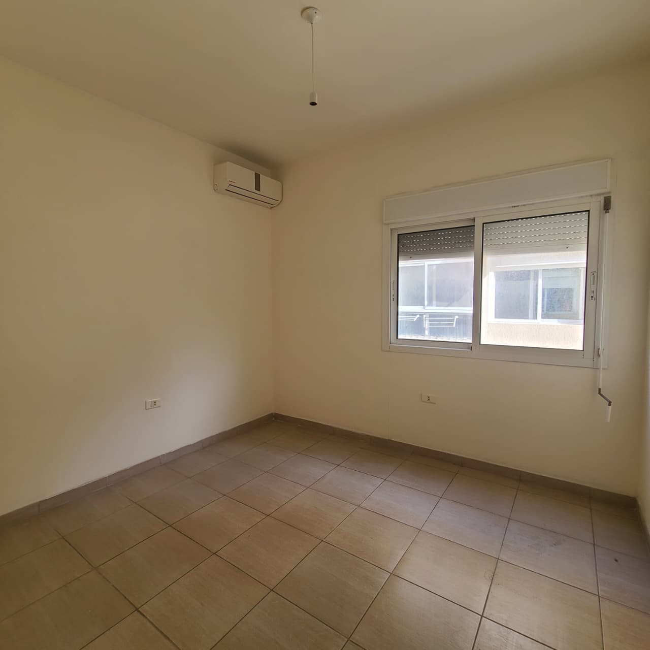 Apartment for sale in Hosrayel - شقة للبيع في حصرايل GM139G