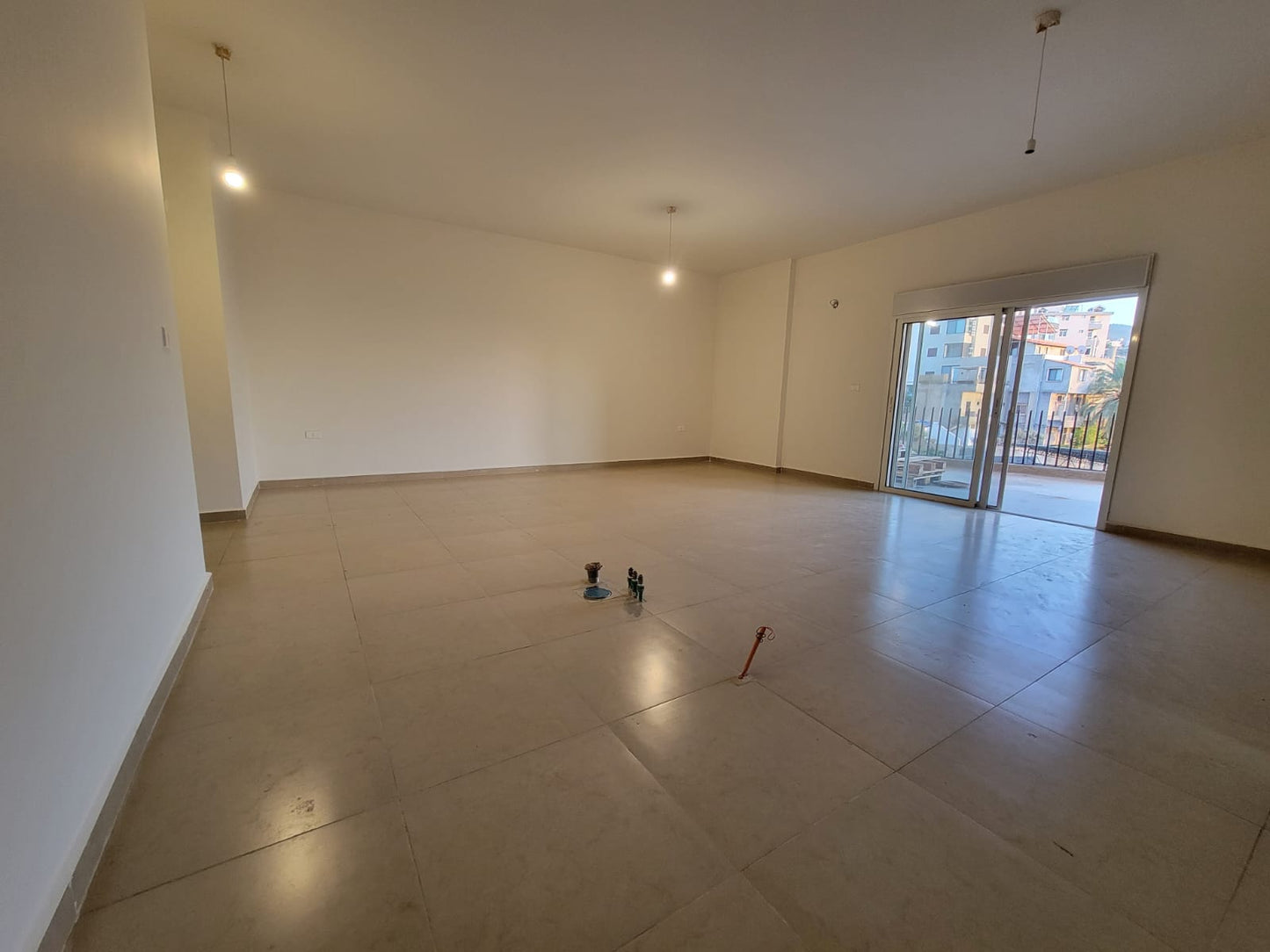 Apartment for sale in Nahr Ibrahim - شقة للبيع في نهر إبراهيم GM111CD