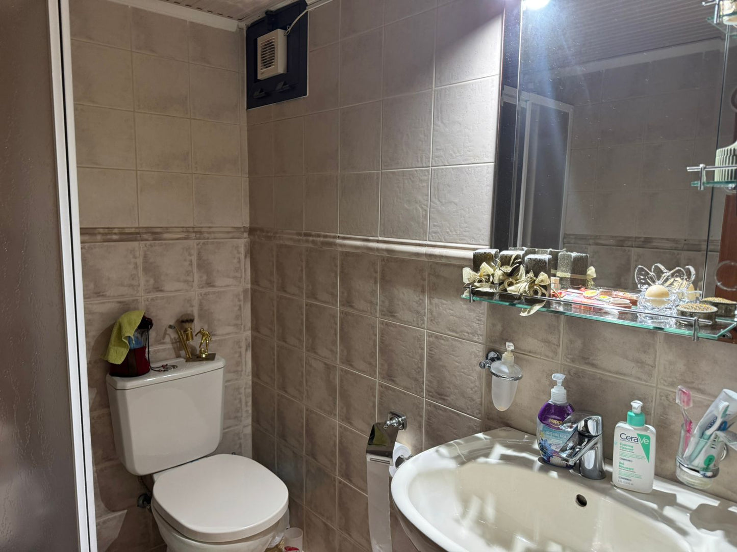 Apartment for sale in Tilal Ain Saadeh - شقة للبيع في تلال عين سعادة GM333RR