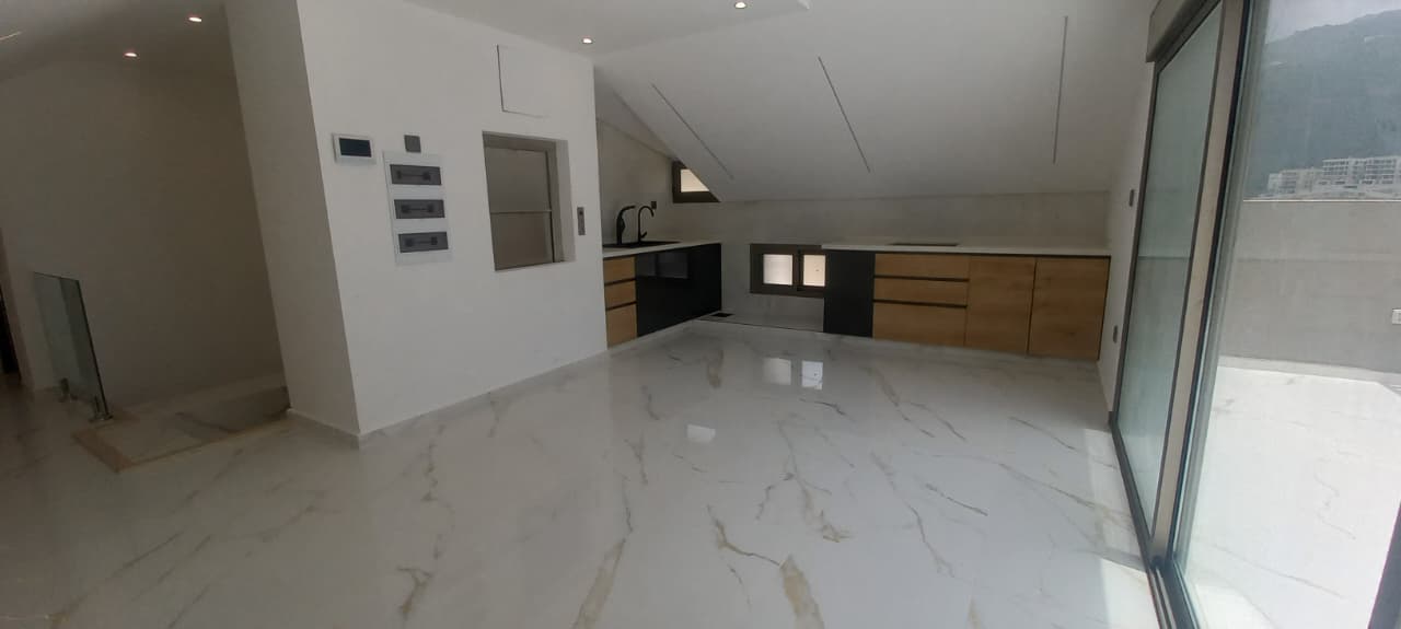 Duplex For Sale In Adma - دوبلكس للبيع في أدما - GM136SS