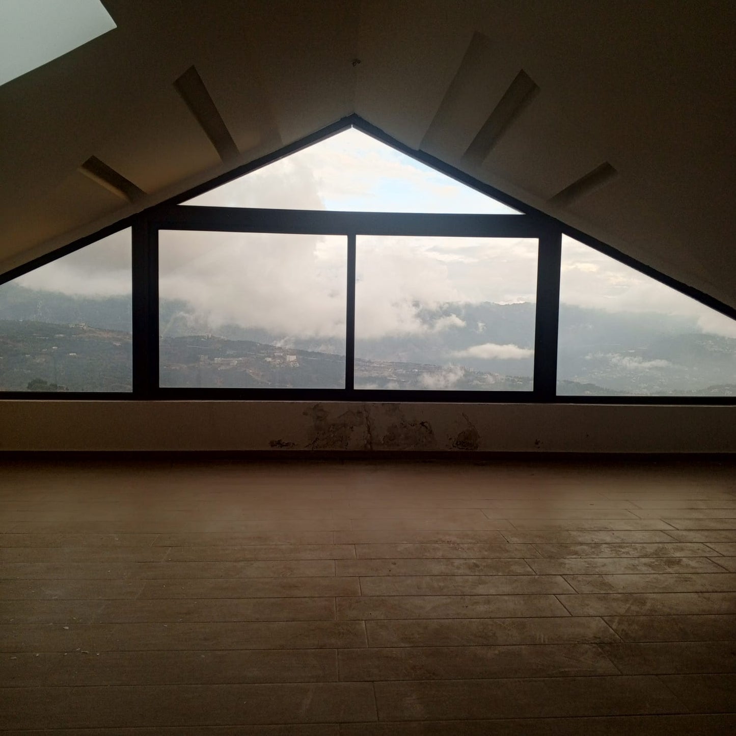 GMB113SZ - Villa For Sale In Annaya - فيلا للبيع في عنايا