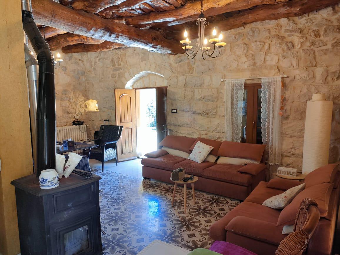 Triplex for sale in Meshmesh - منزل ثلاثي للبيع في مشمش GM132SZ