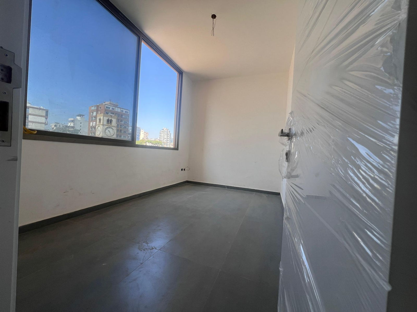 GMC398R Office for rent in Jdeideh - مكتب للإيجار في الجديدة