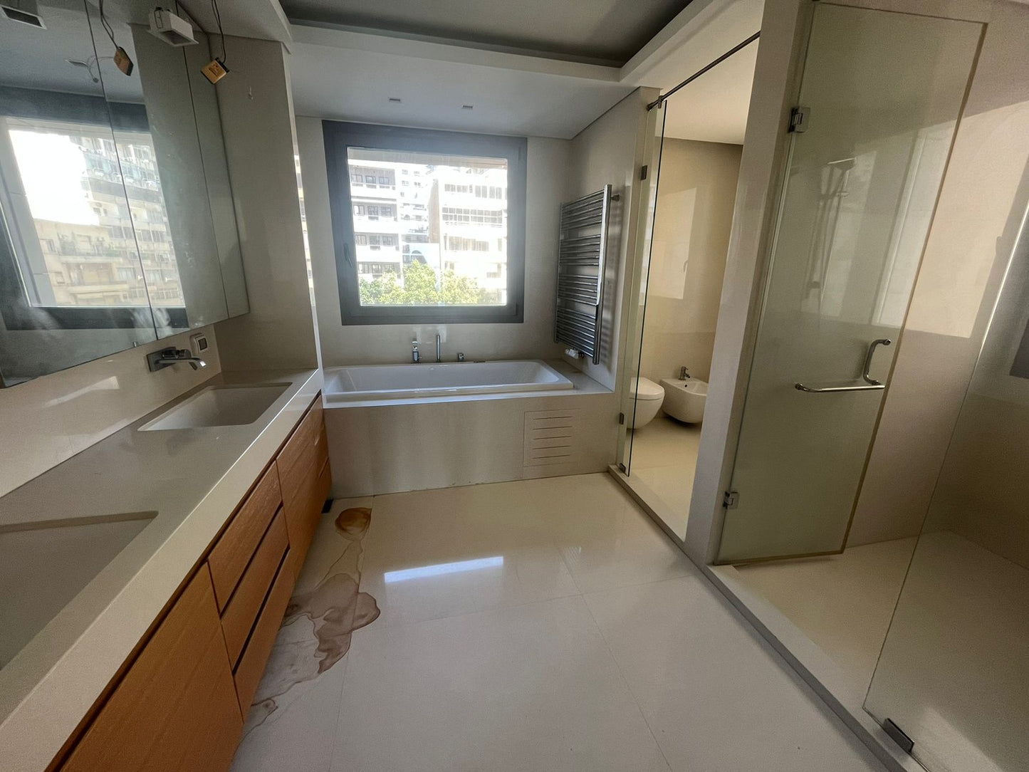 Apartment for sale in Rawcheh - شقة للبيع في الروشة GM106AY