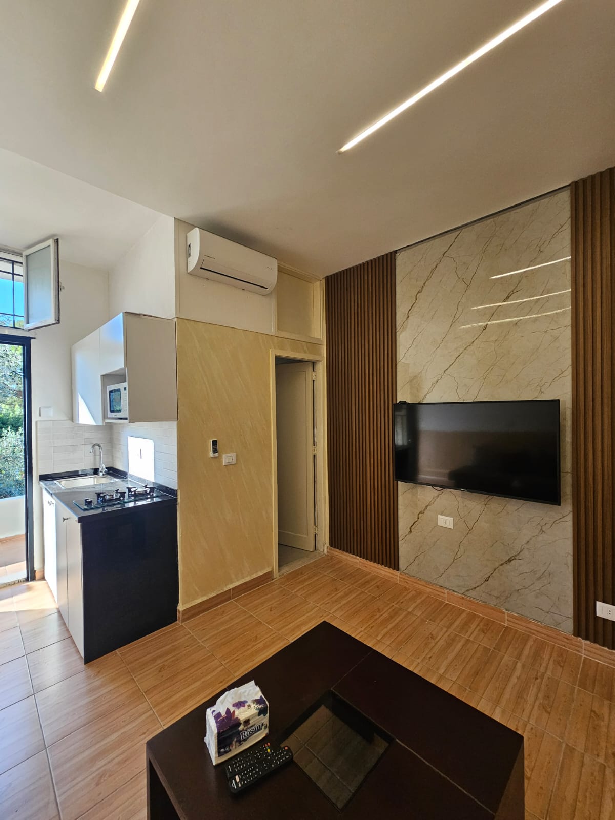 Studio For Rent In Blat - استوديو للإيجار بلاط - GM132RA