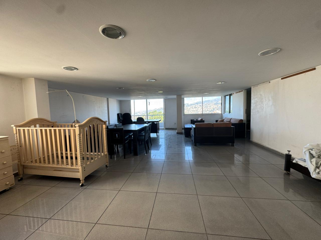 Showroom for rent in Mazrat Yachouh - صالة عرض للإيجار في مزرعة يشوع GM429R