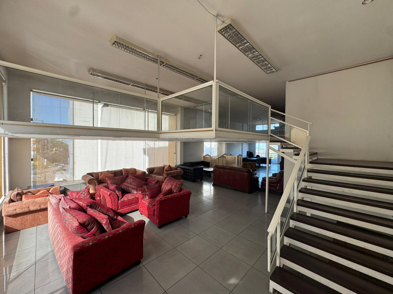 Showroom for rent in Mazrat Yachouh - صالة عرض للإيجار في مزرعة يشوع GM429R