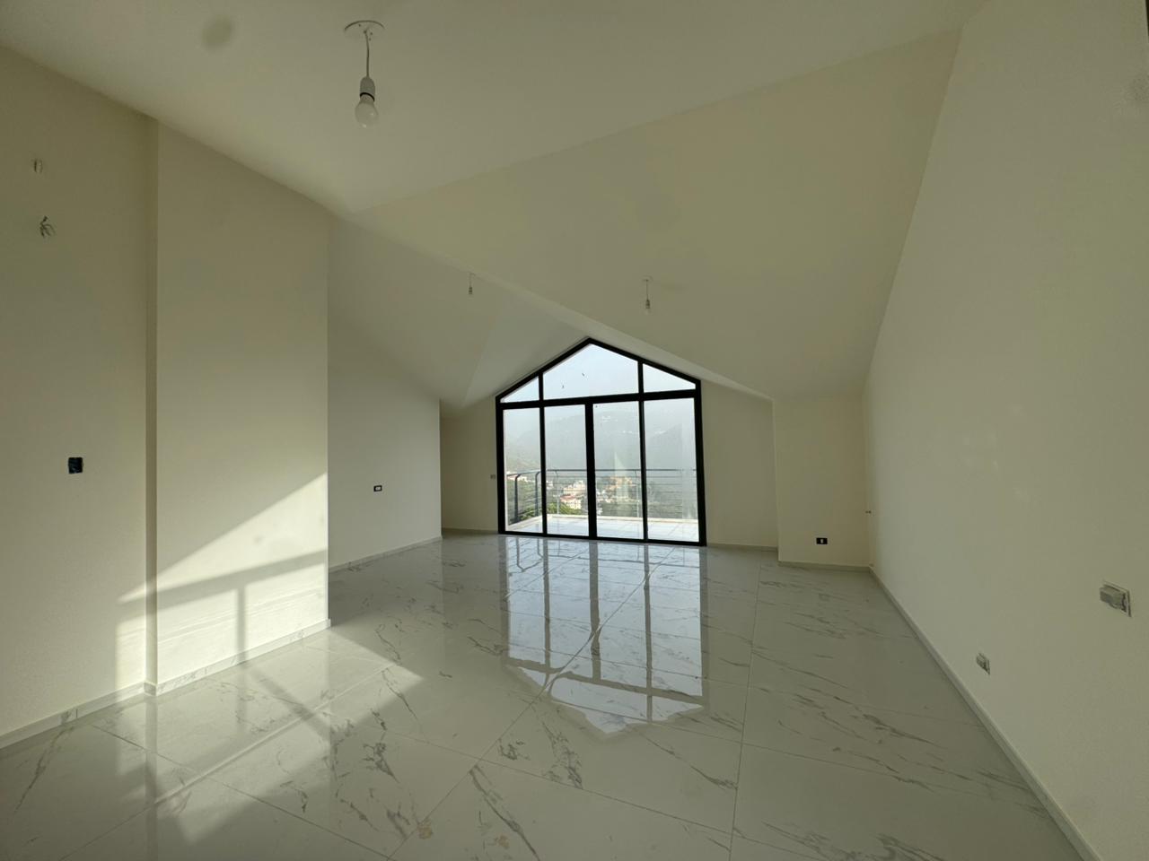 GMC439R Apartment for sale in Qonabet Baabdat - شقة للبيع