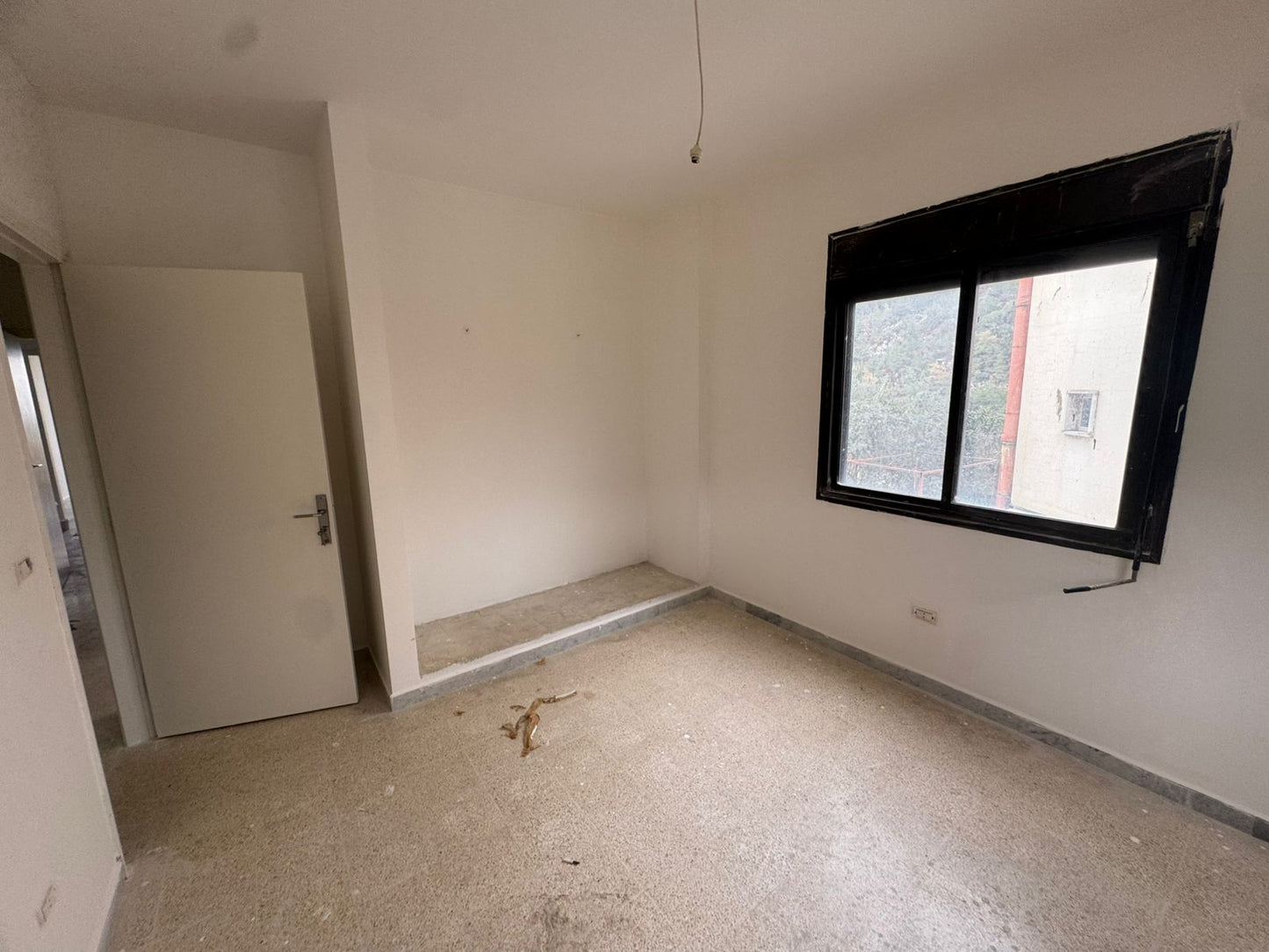 GMC460R Apartment for sale in Jouret El Ballout - شقة للبيع