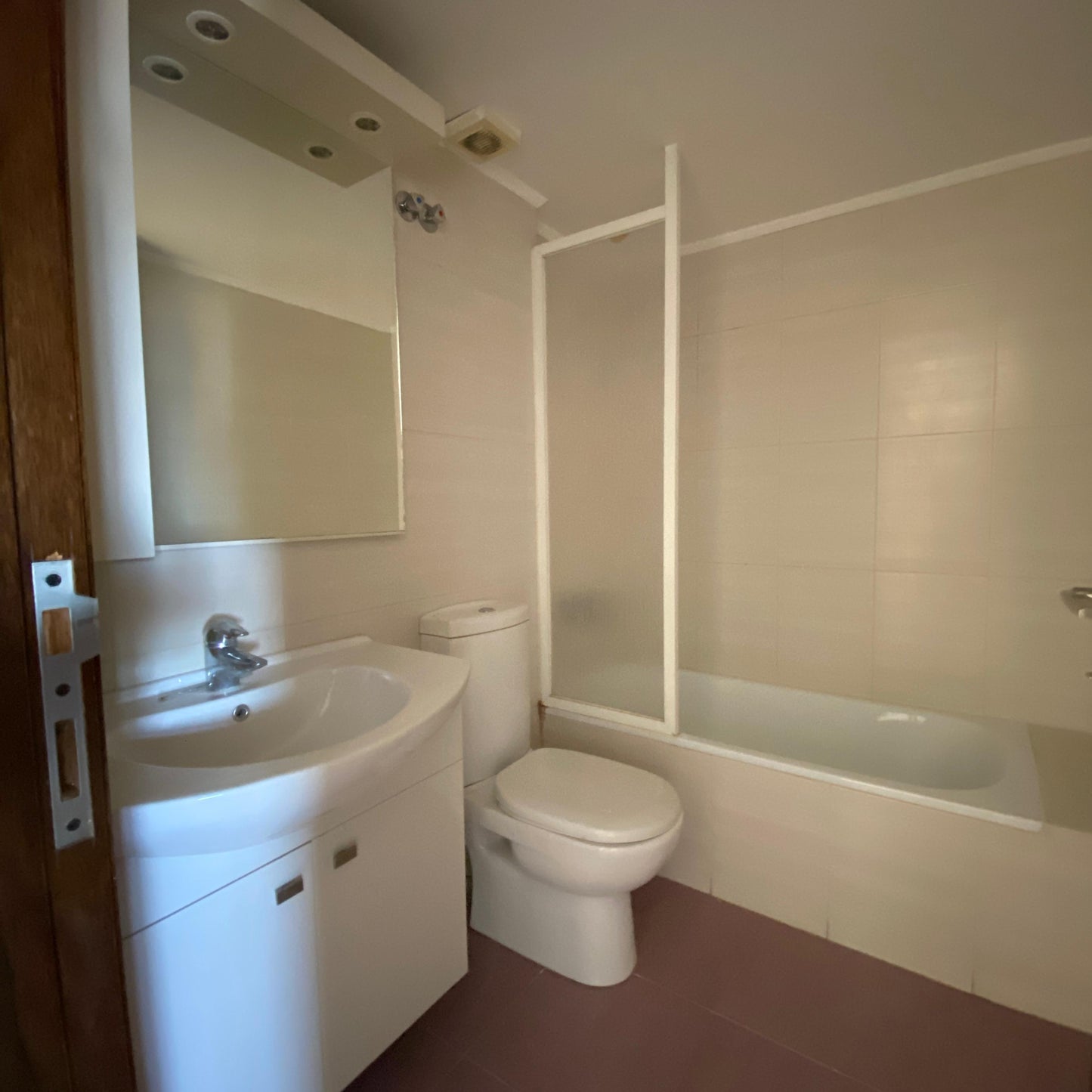 GMK166YA - Apartment For Sale In Haret Sakher - شقة للبيع في حارة صخر