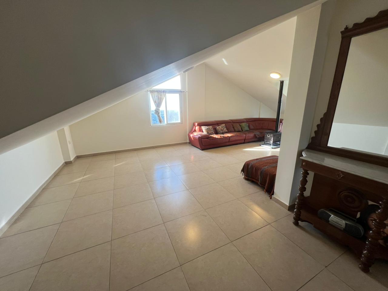 GMB122EC - Roof For Rent In Gherfin - روف للإيجار في غرفين