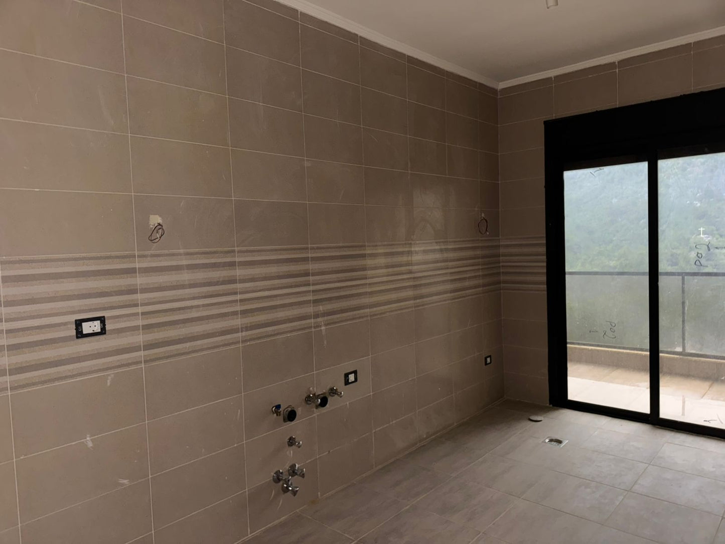 GMC463R Rooftop for sale in Mar Chaaya - روف للبيع في مار شعيا