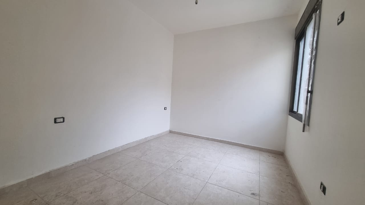GMC246MAN Apartment for sale in Cornet Chahwan - شقة للبيع
