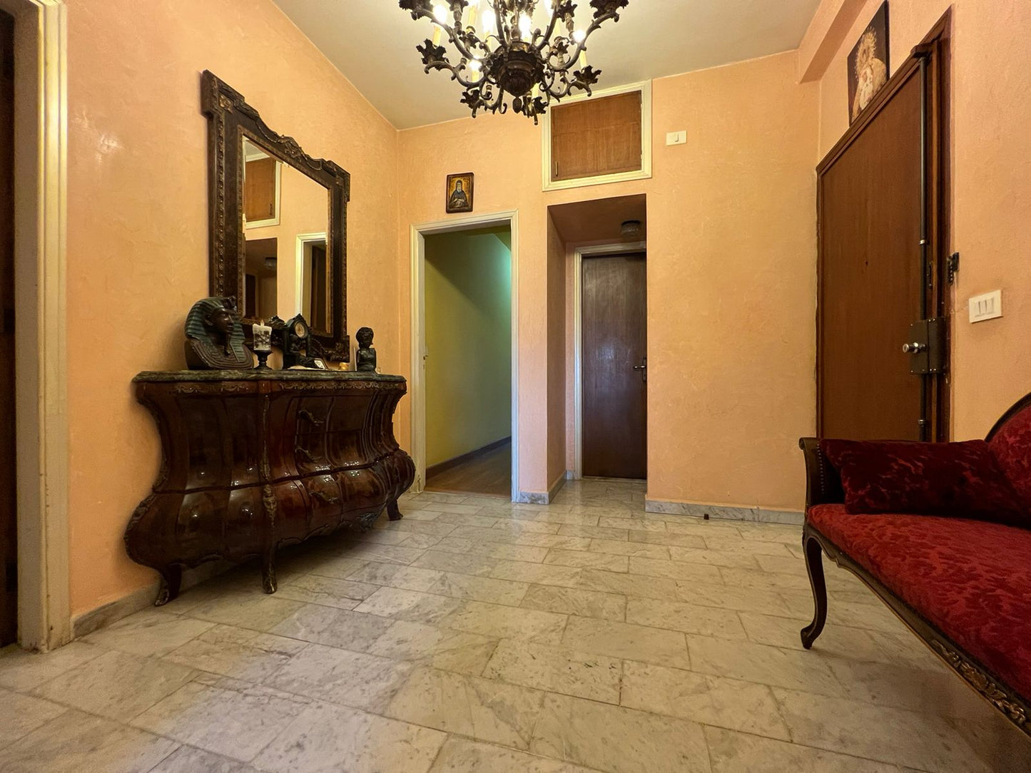 Apartment for sale in Ballouneh - شقة للبيع في بلونة