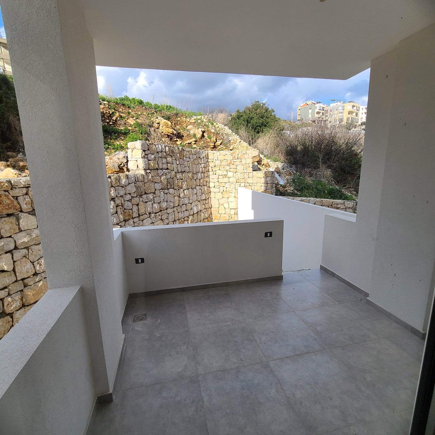 Apartment for sale in Hosrayel - شقة للبيع في حصرايل