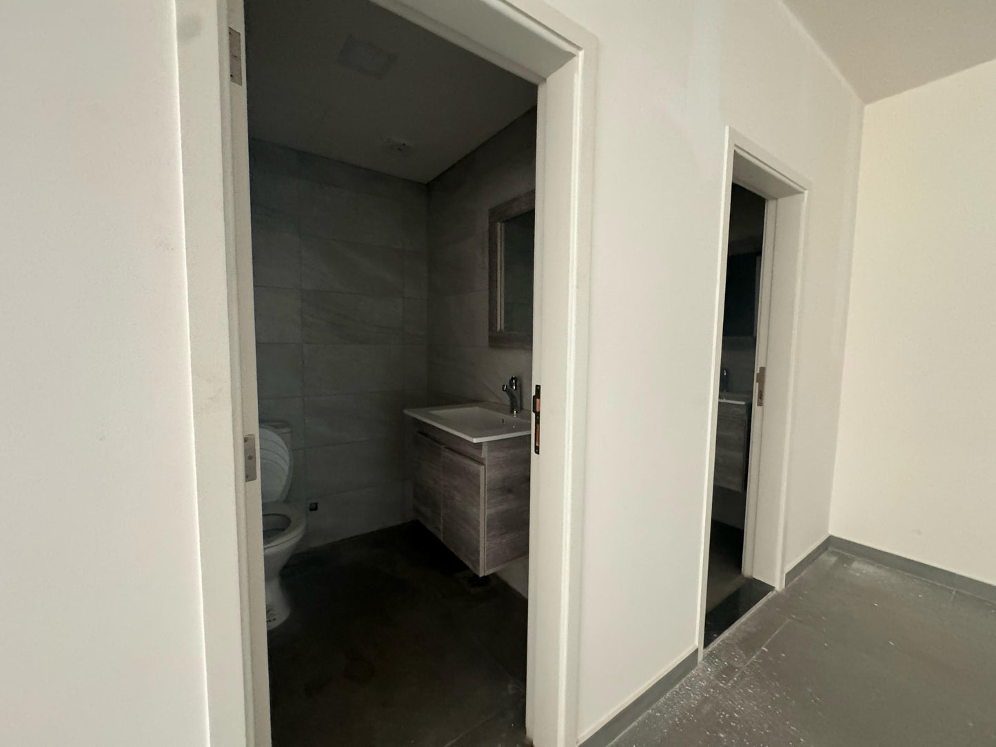 Show Room for rent in Zalka - معرض للايجار في زلقا