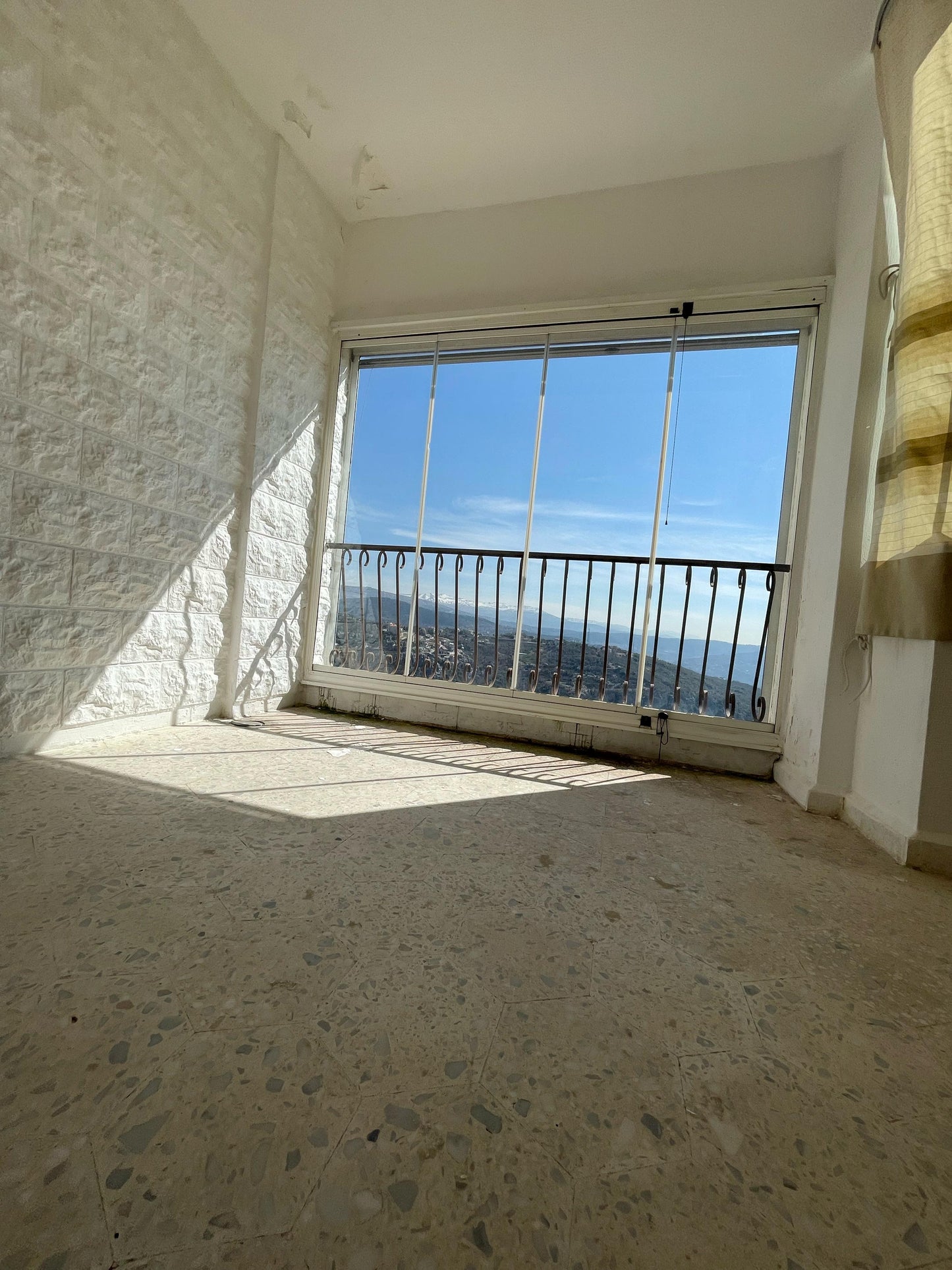 Chalet for sale in Faytroun - شاليه للبيع في فيترون