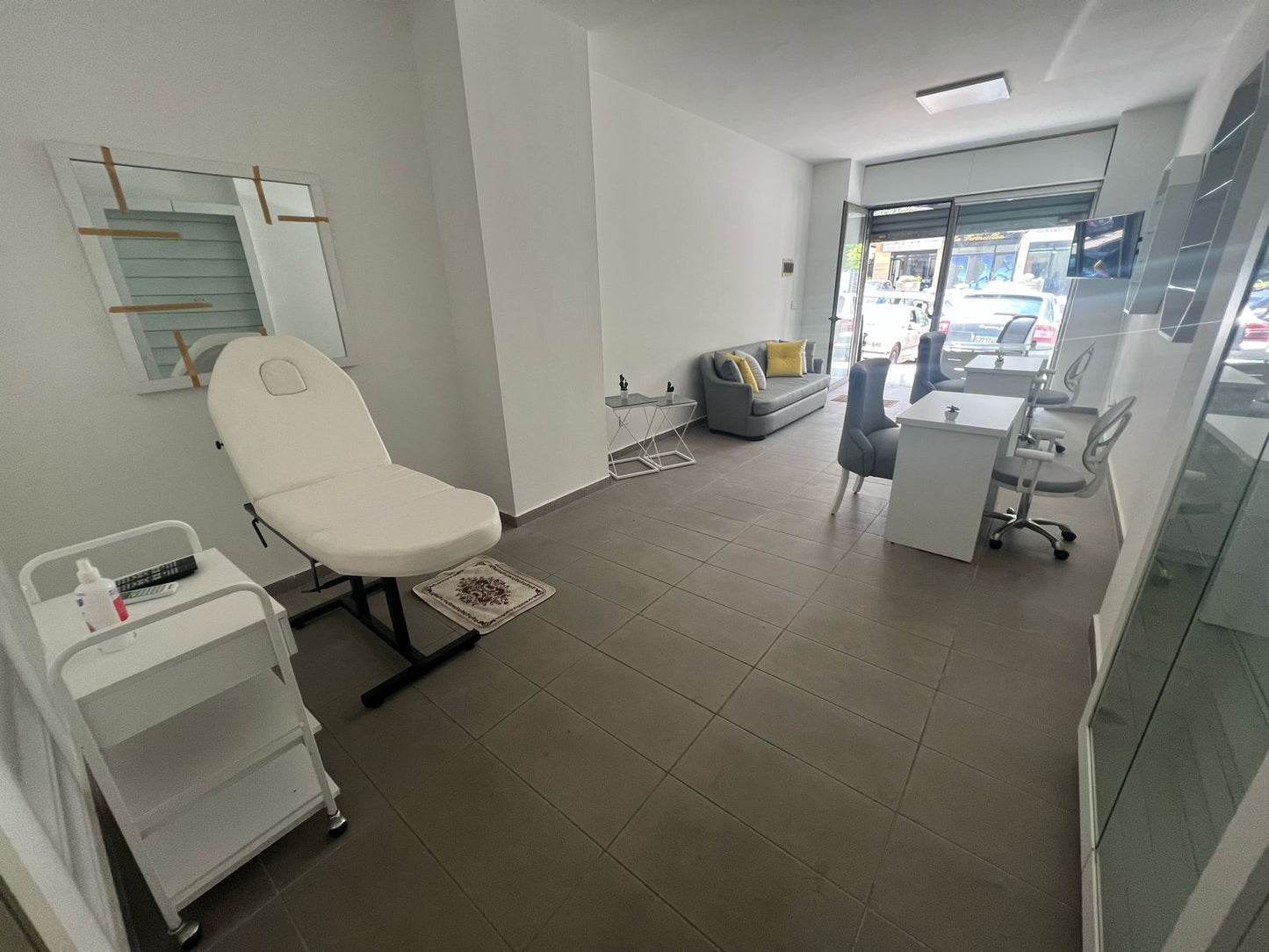 Shop for rent in Zouk Mikael - محل للإيجار في زوق مكايل