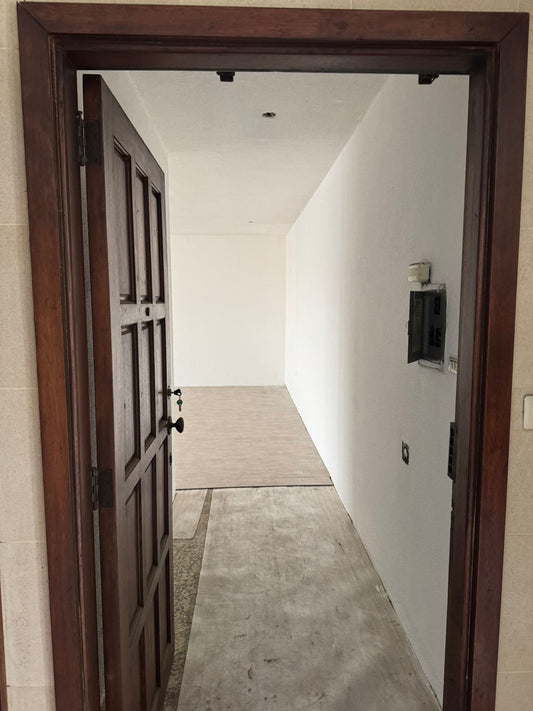 Showroom for sale in Sed El Baouchriyeh - معرض للبيع في سد البوشريه