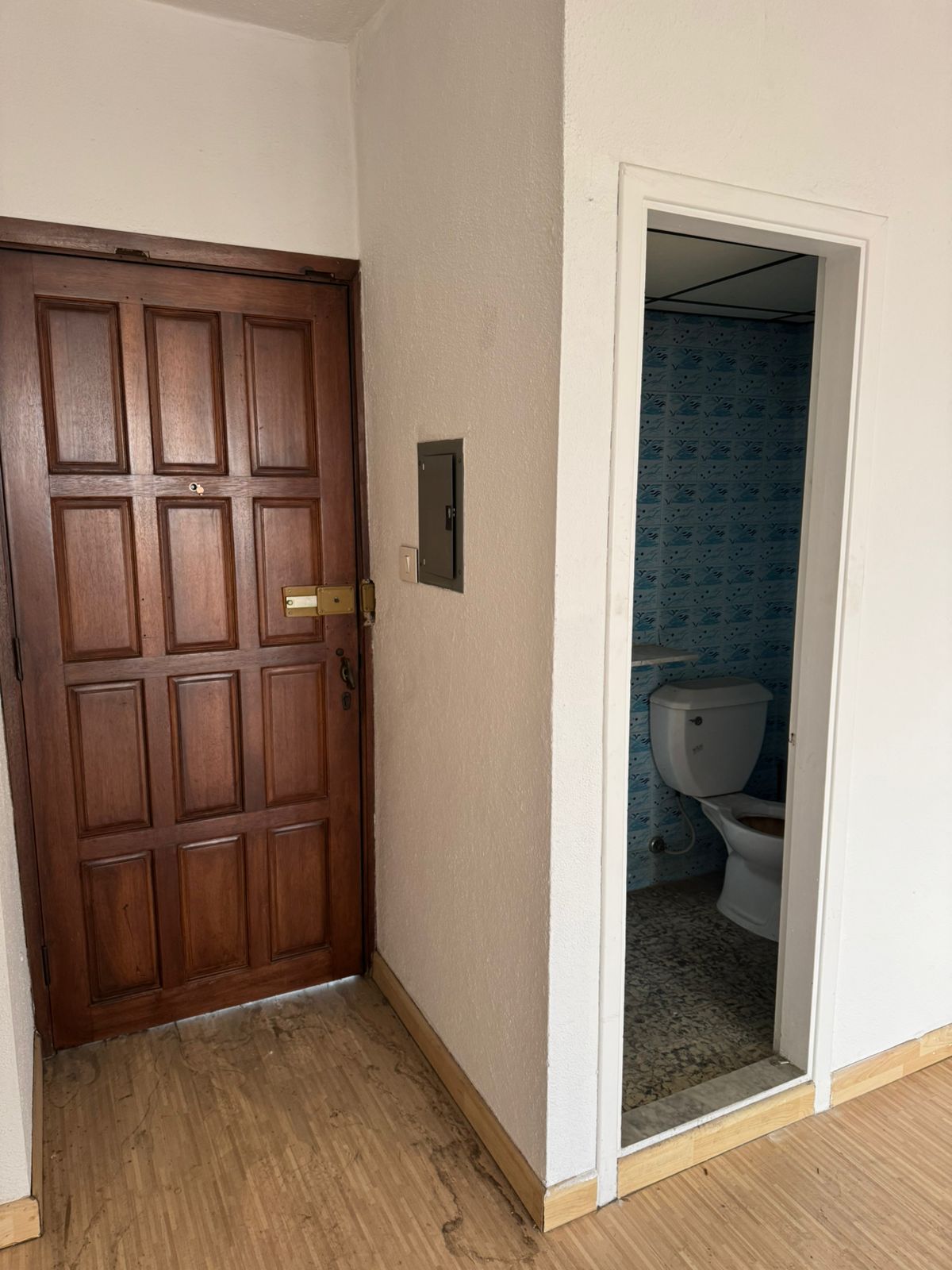 Showroom for sale in Sed El Baouchriyeh - معرض للبيع في سد البوشريه