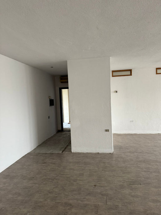 Showroom for sale in Sed El Baouchriyeh - معرض للبيع في سد البوشريه