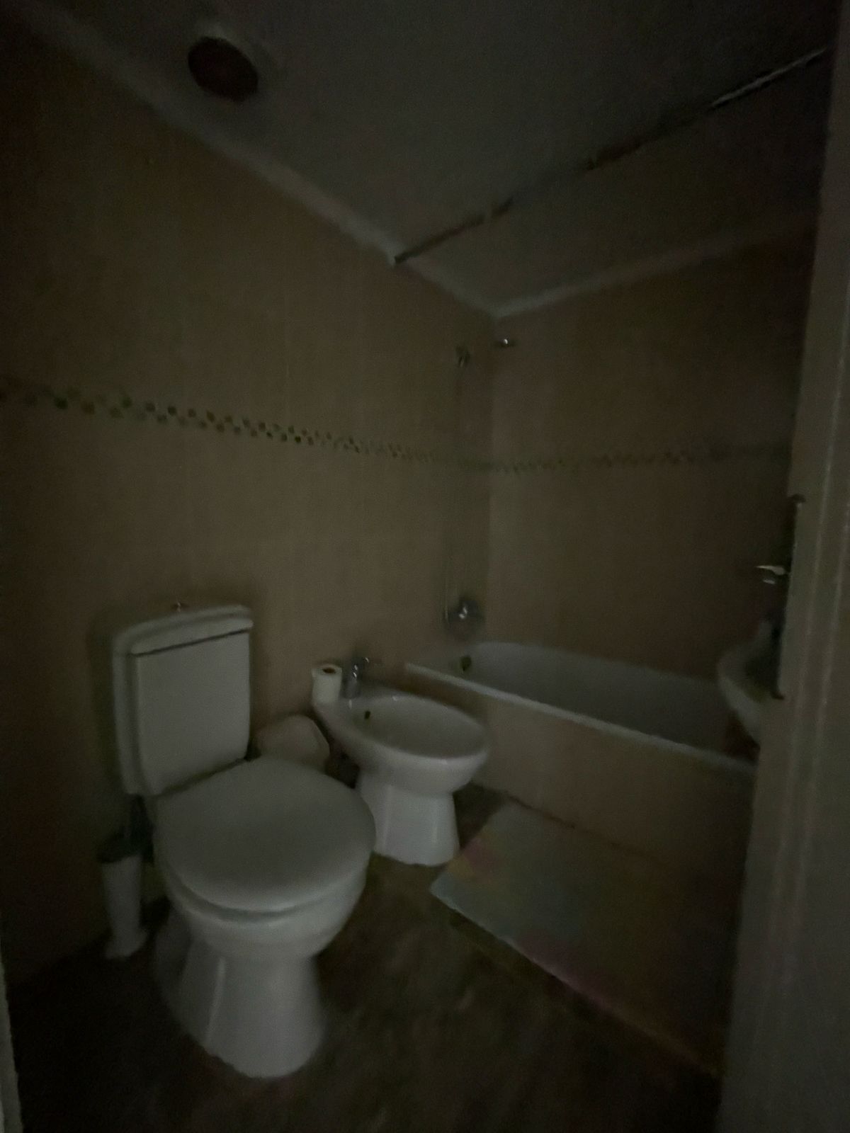 Apartment for rent in Ballouneh - شقة للإيجار في بلونة