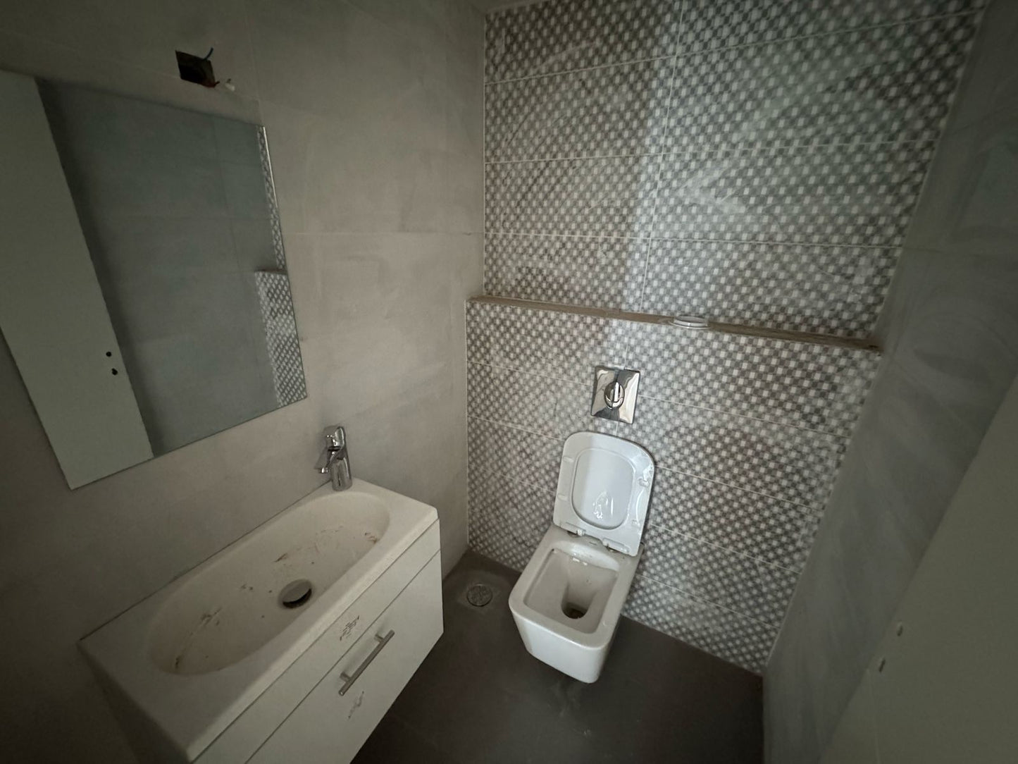 Apartment for sale in Tilal Ain Saadeh - شقة للبيع في تلال عين سعادة