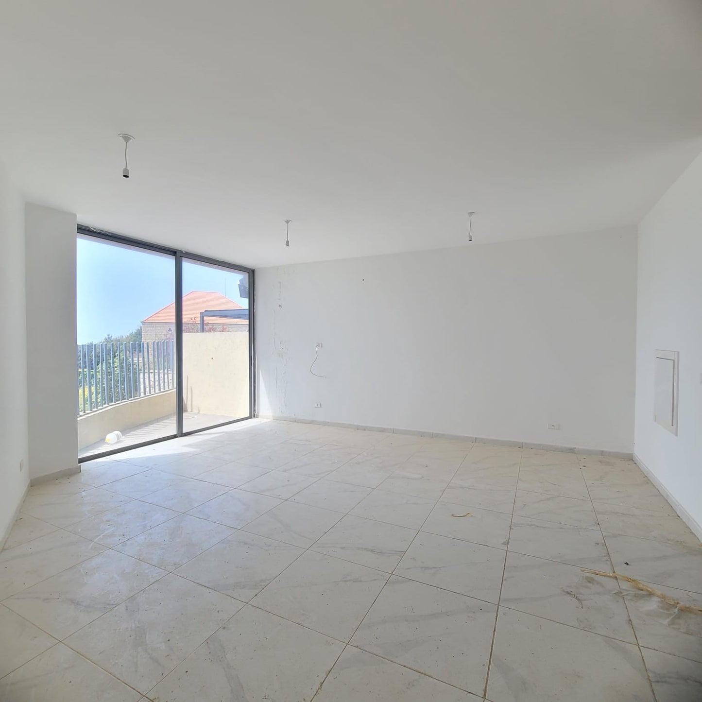 Apartment for sale in Amchit - شقة للبيع في عمشيت