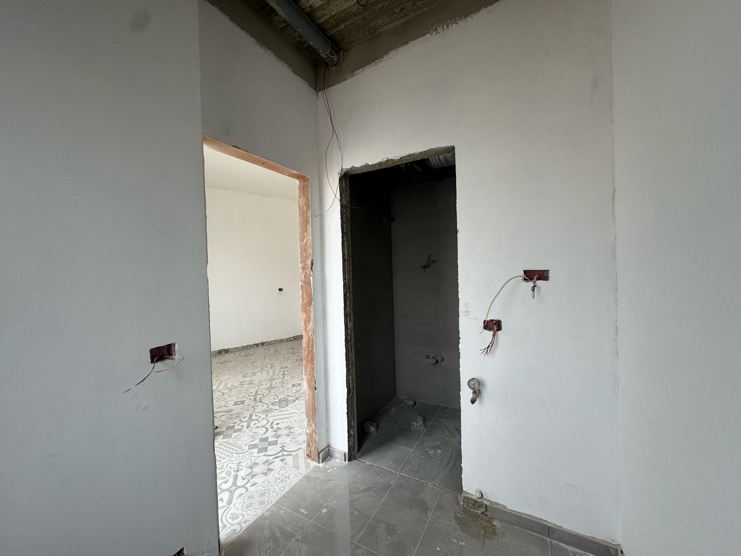 Apartment for sale in Tilal Ain Saadeh - شقة للبيع في تلال عين سعاده