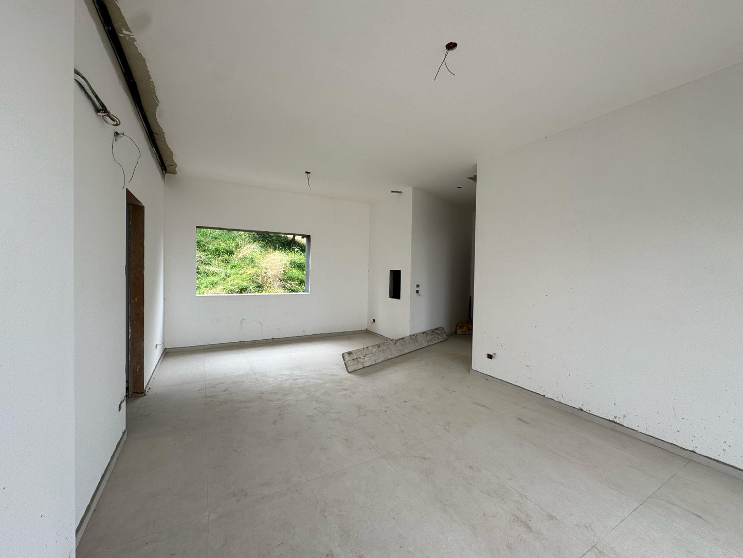 Apartment for sale in Tilal Ain Saadeh - شقة للبيع في تلال عين سعاده