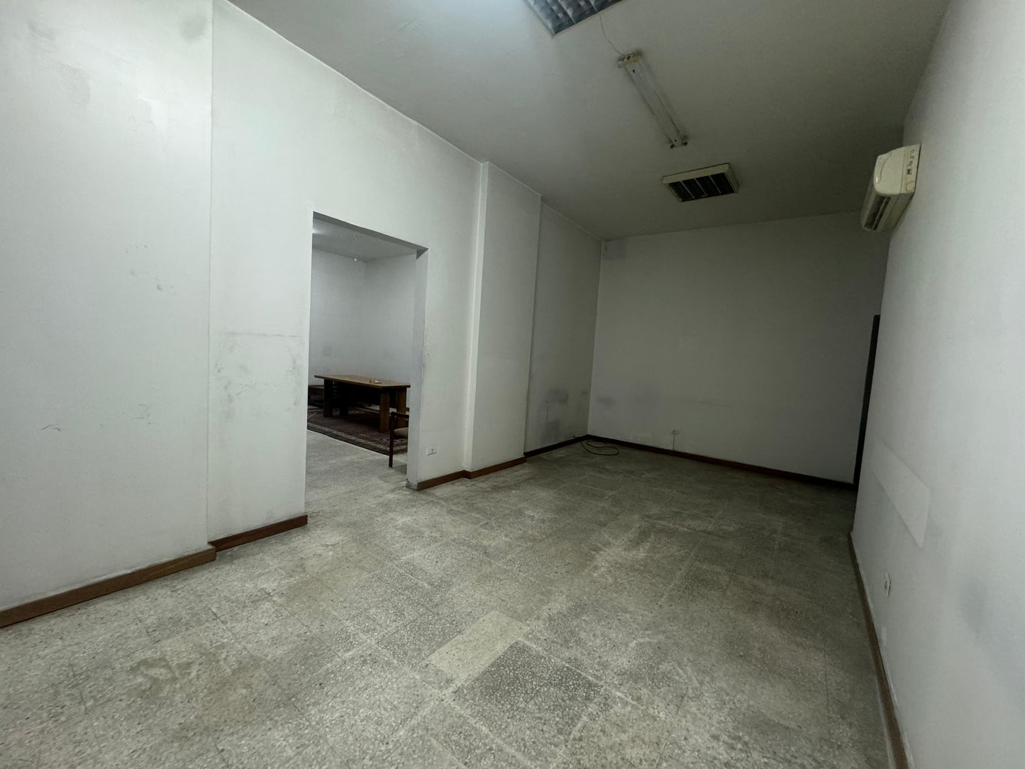 Store for rent in Jdeideh - محل للإيجار في الجديدة