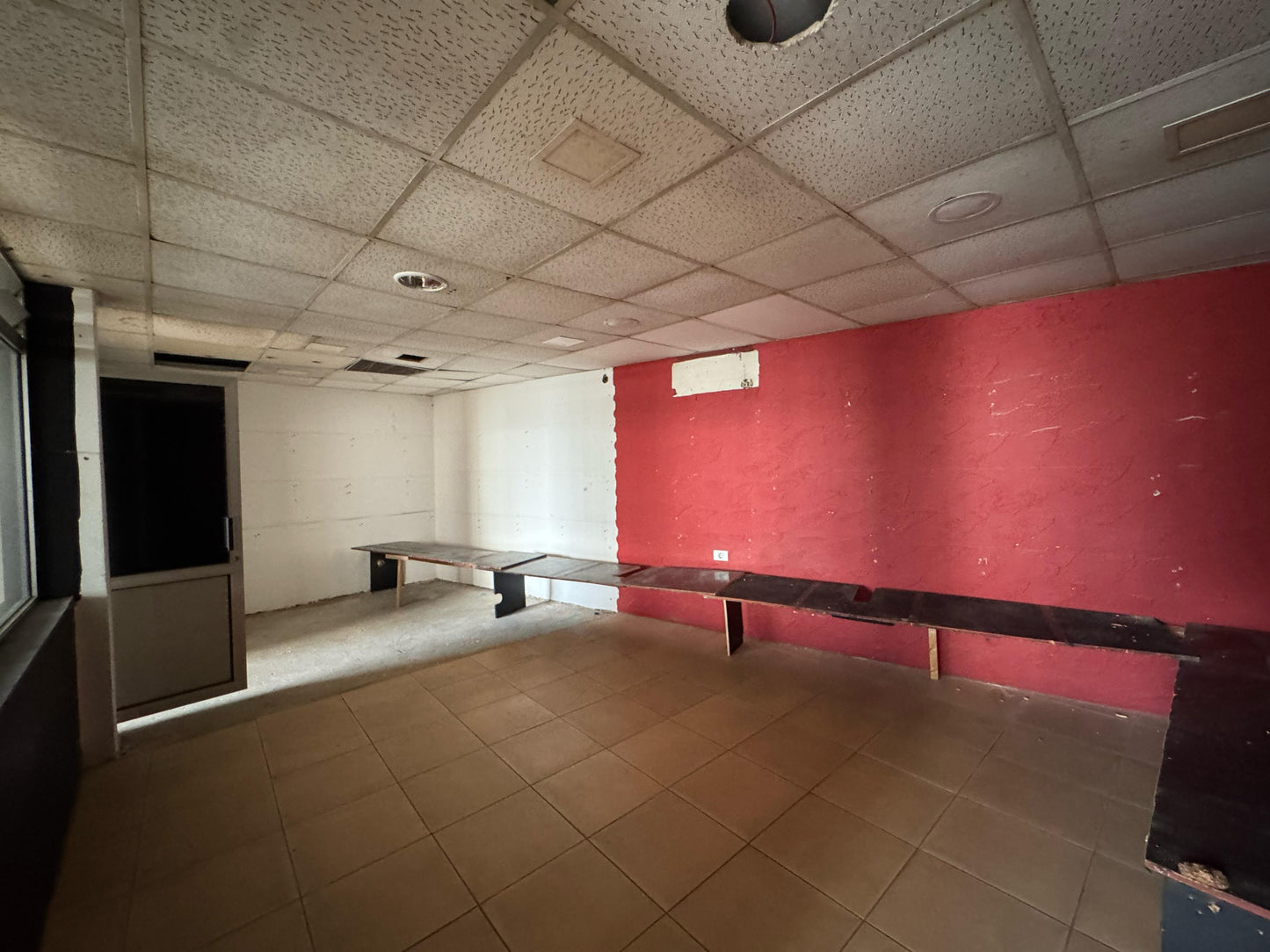 Store for sale in Jdeideh - محل للبيع في الجديدة