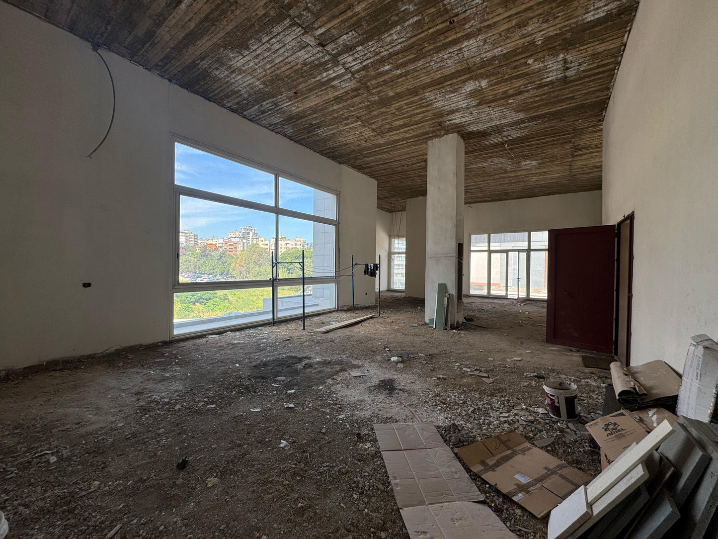 Showroom for rent in Sin El Fil - معرض للإيجار في سن الفيل