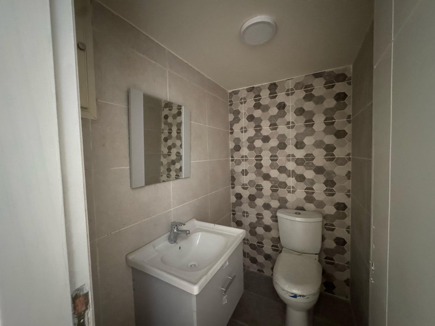 Apartment for sale in Baouchriyeh - شقة للبيع في البوشرية