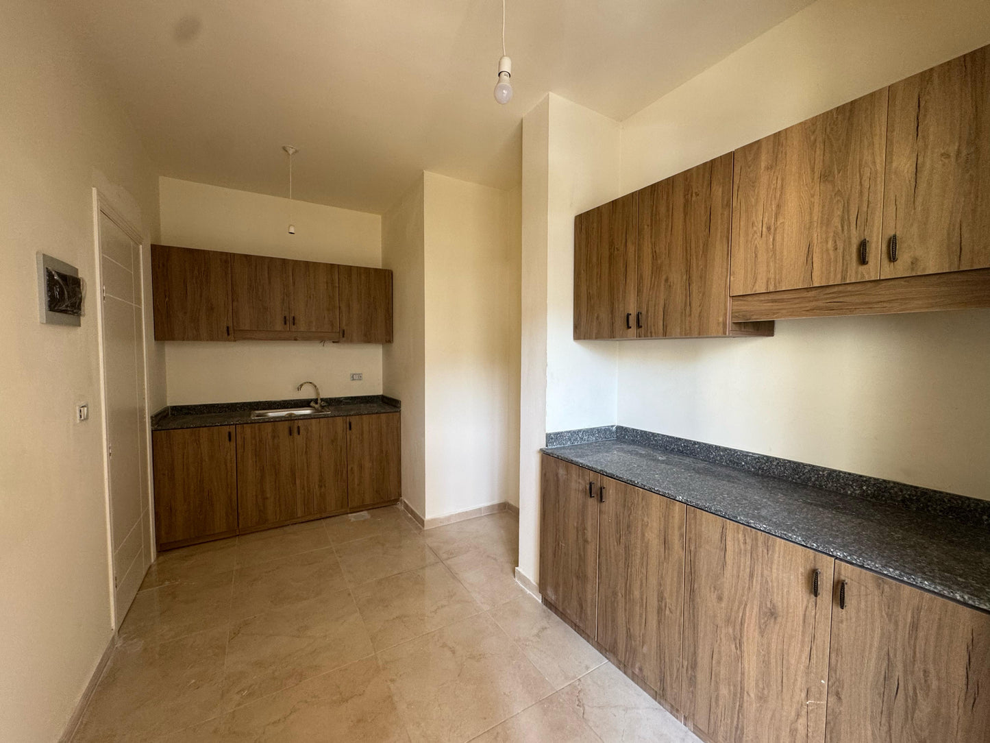 Apartment for sale in Baouchriyeh - شقة للبيع في البوشرية