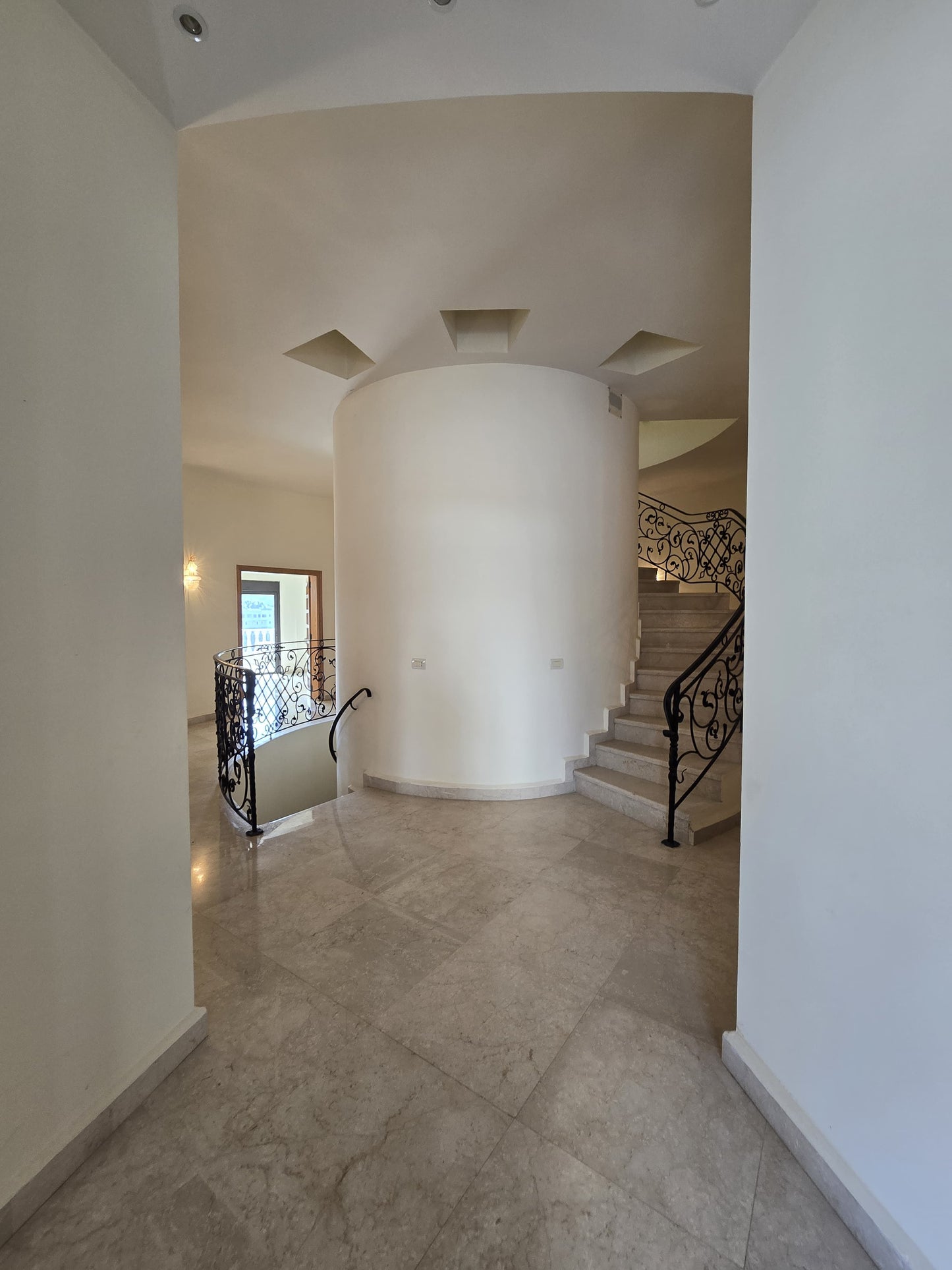 Villa for sale in Balamand - فيلا للبيع في البلمند