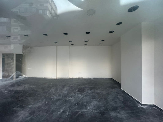 Store for rent in Jdeideh - محل للإيجار في الجديدة