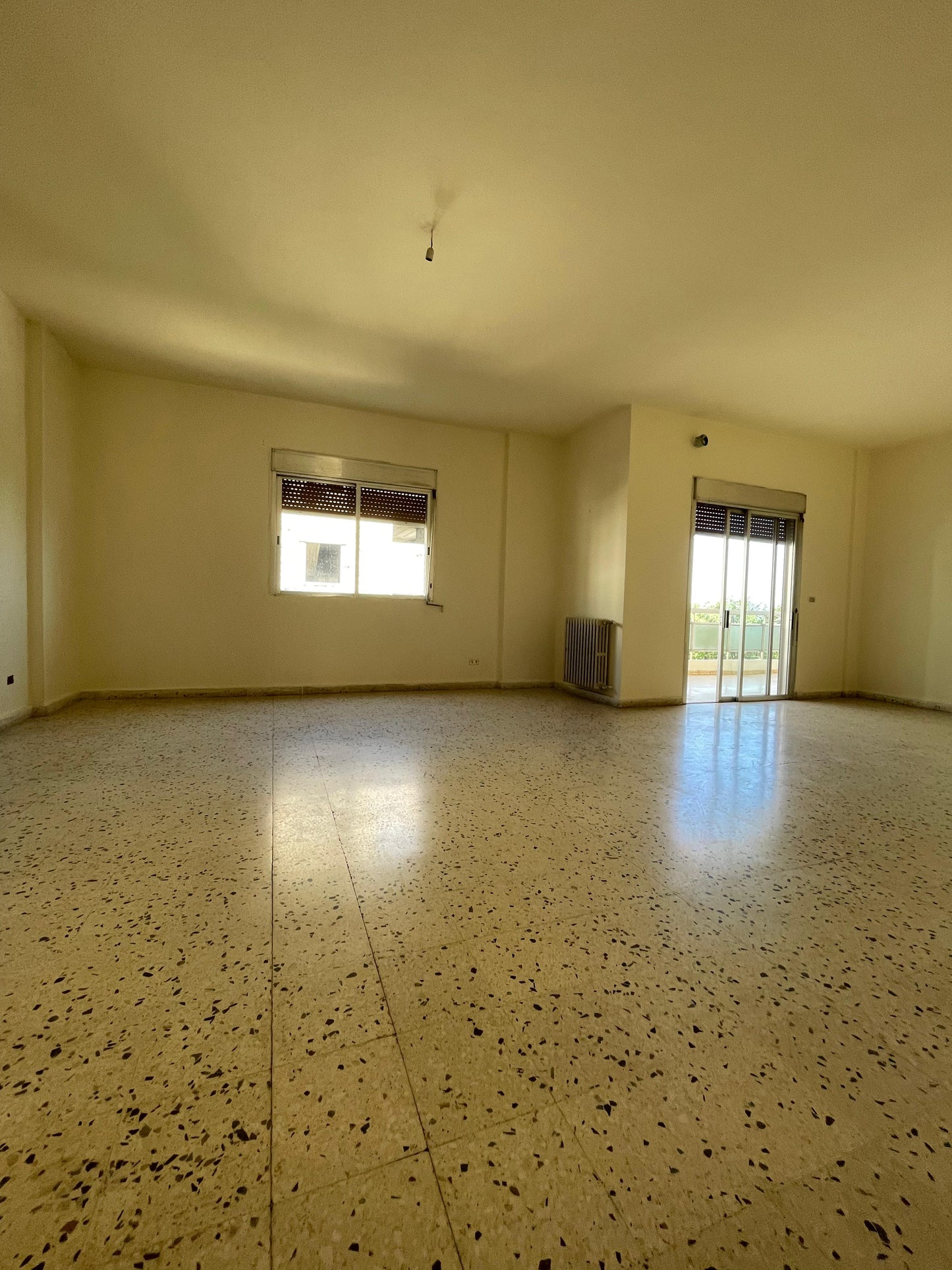 Apartment for rent in Rayfoun - شقة للإيجار في ريفون