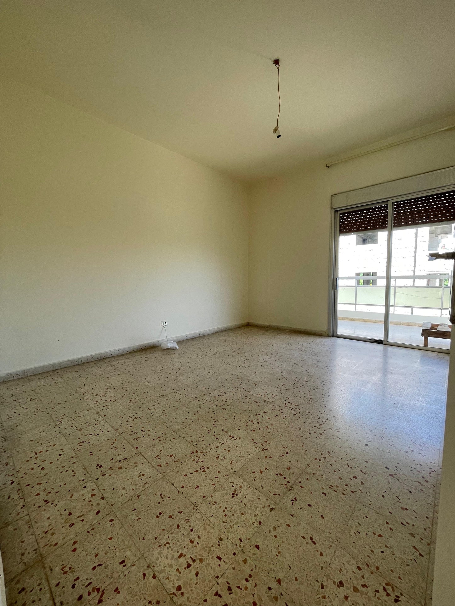 Apartment for rent in Rayfoun - شقة للإيجار في ريفون