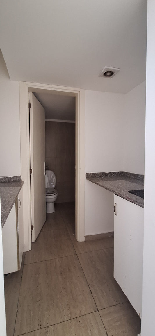 Office for rent in Halat - مكتب للإيجار في حالات GM119K